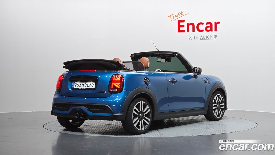 Mini Cooper Convertible 2024