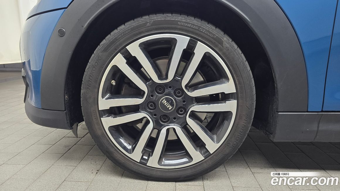 Mini Cooper Convertible 2024