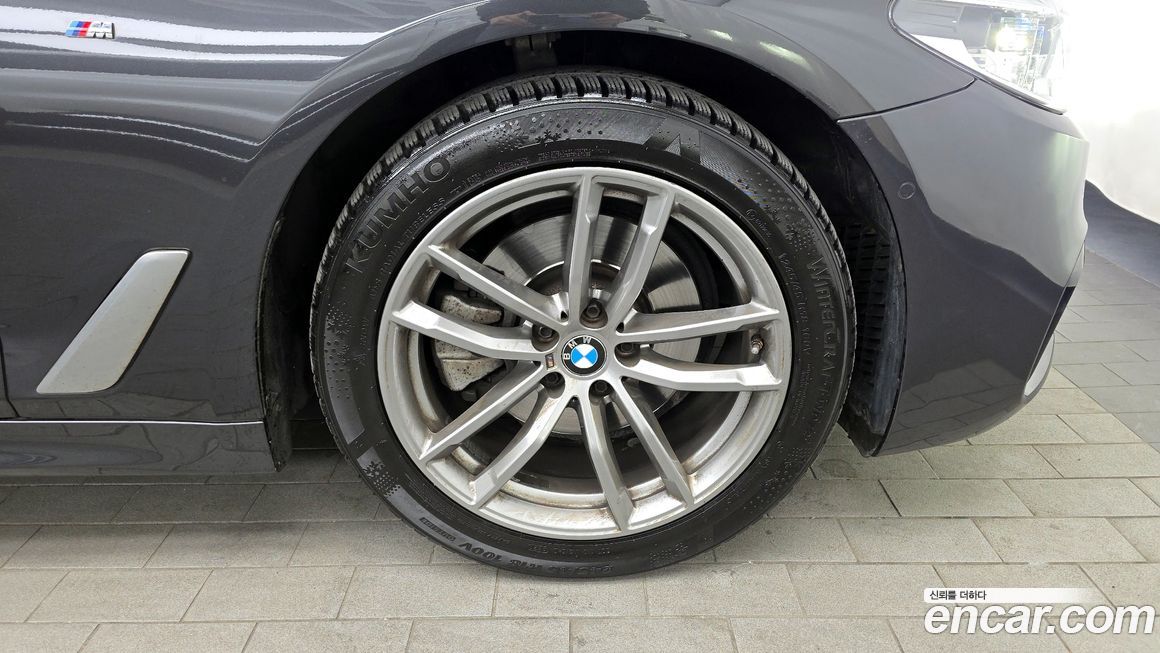 BMW 5-Series 2020