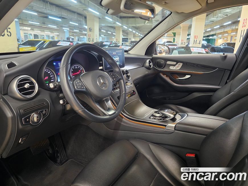 Mercedes-Benz GLC-Class 2019