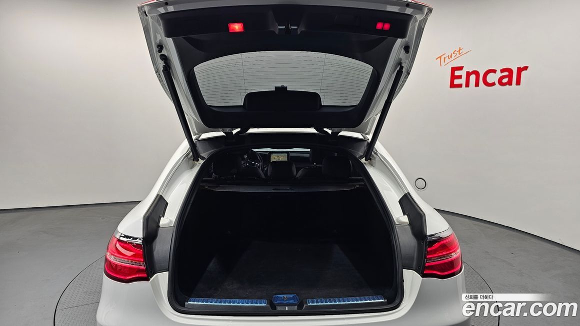 Mercedes-Benz GLC-Class 2019