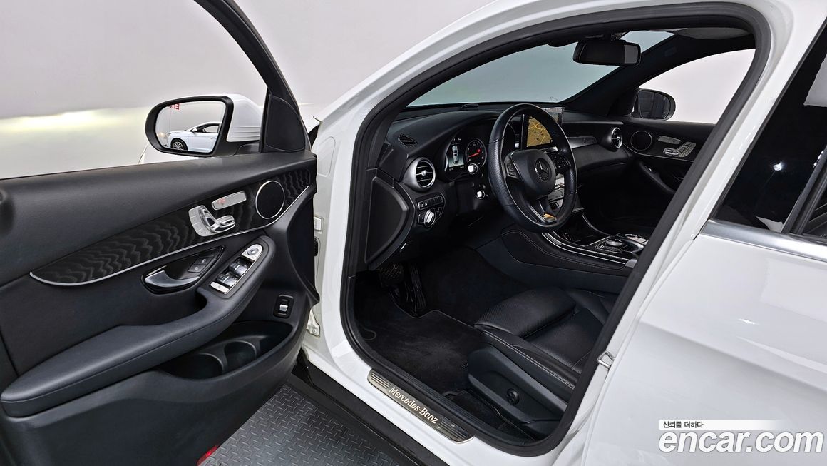 Mercedes-Benz GLC-Class 2019