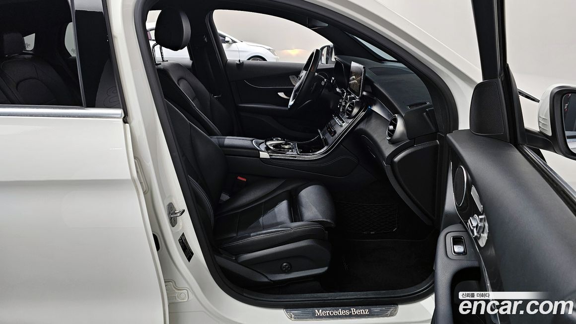 Mercedes-Benz GLC-Class 2019