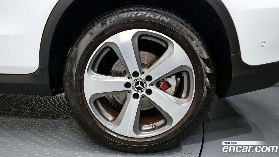 Mercedes-Benz GLC-Class 2019