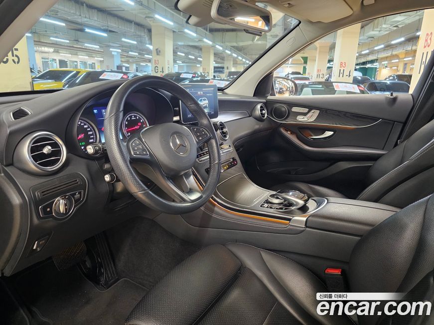 Mercedes-Benz GLC-Class 2019