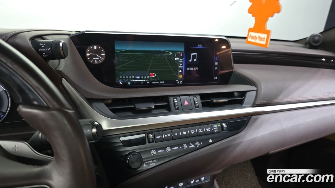 Lexus ES 2019