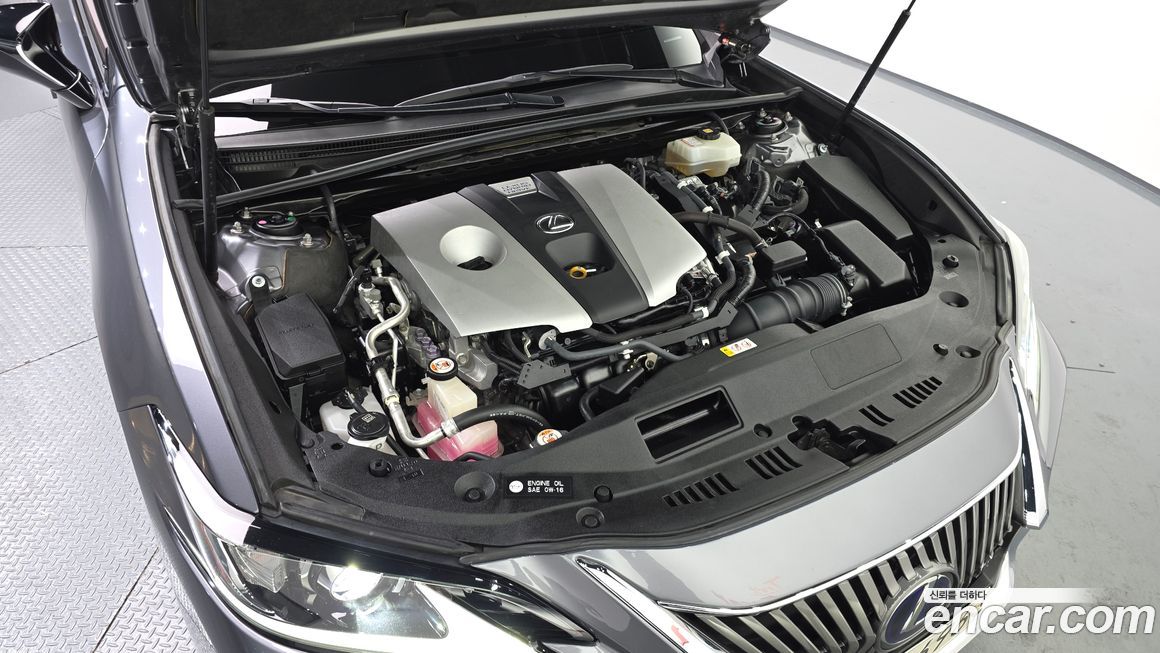 Lexus ES 2019