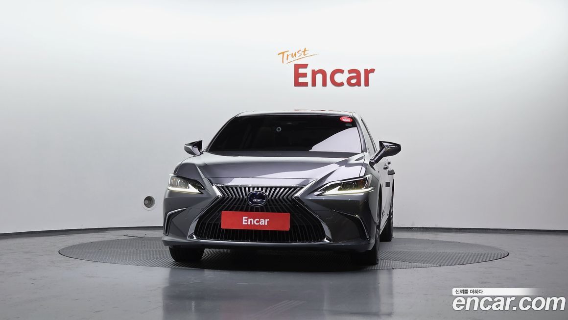 Lexus ES 2019