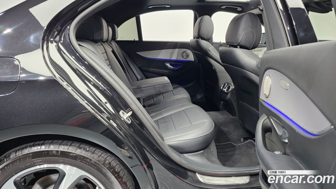 Mercedes-Benz E-Class 2021