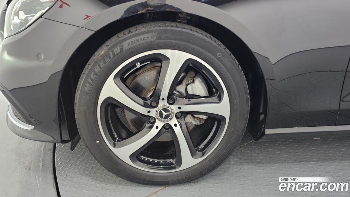 Mercedes-Benz E-Class 2021