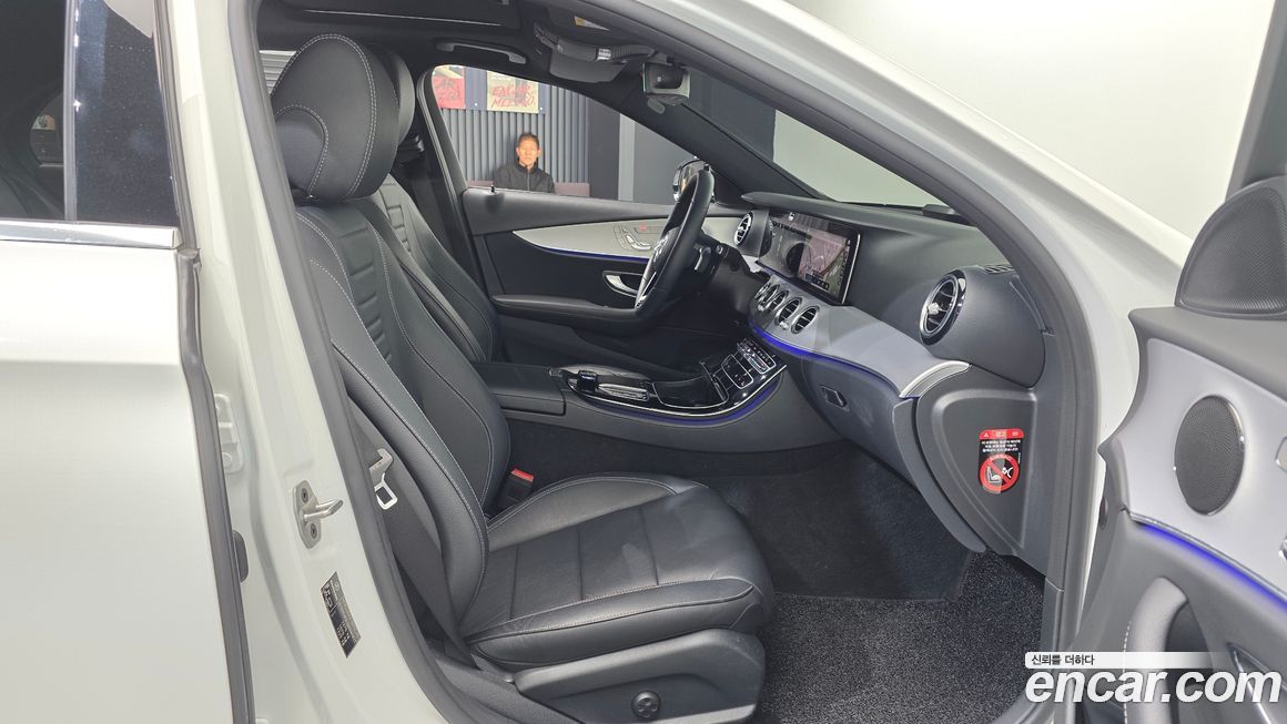 Mercedes-Benz E-Class 2021