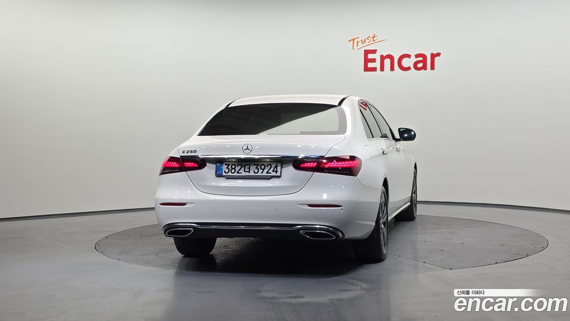 Mercedes-Benz E-Class 2021
