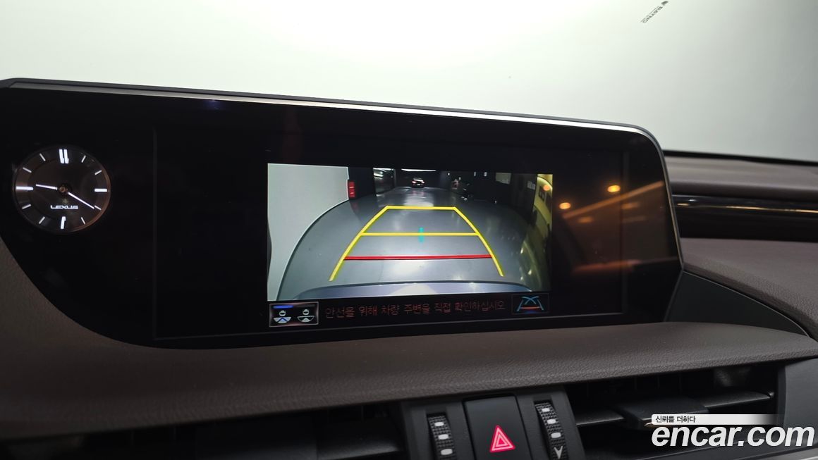 Lexus ES 2019