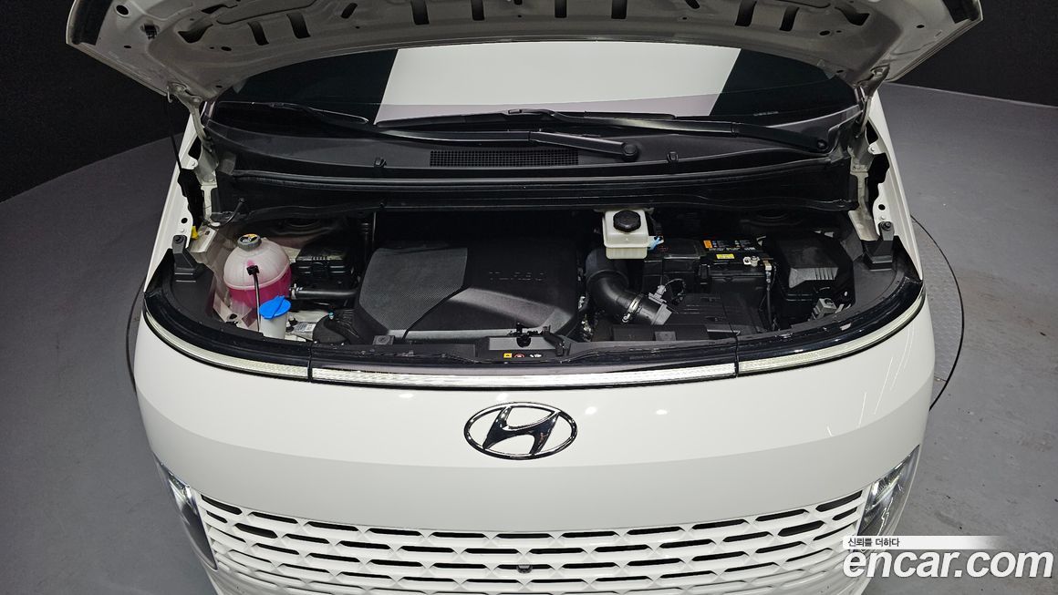 Hyundai Staria 2024