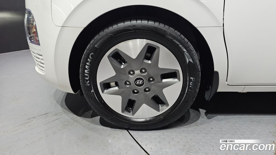 Hyundai Staria 2024
