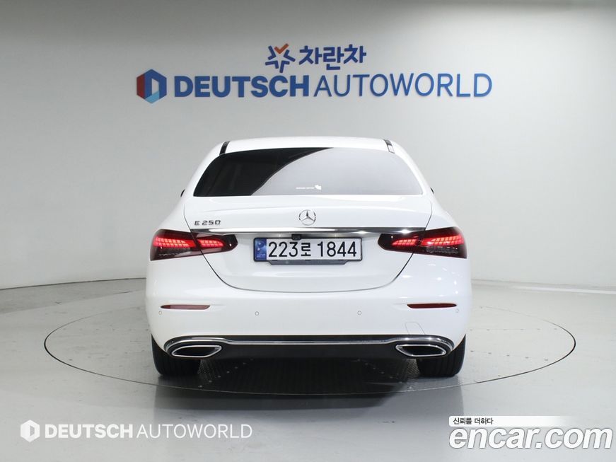 Mercedes-Benz E-Class 2021