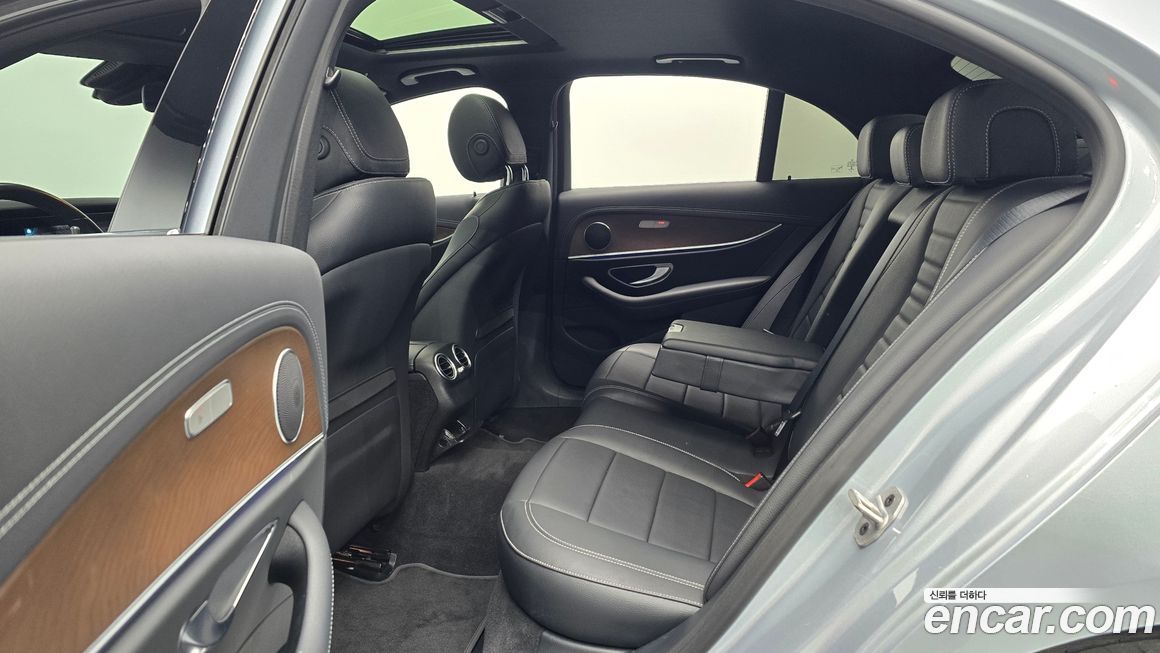 Mercedes-Benz E-Class 2021