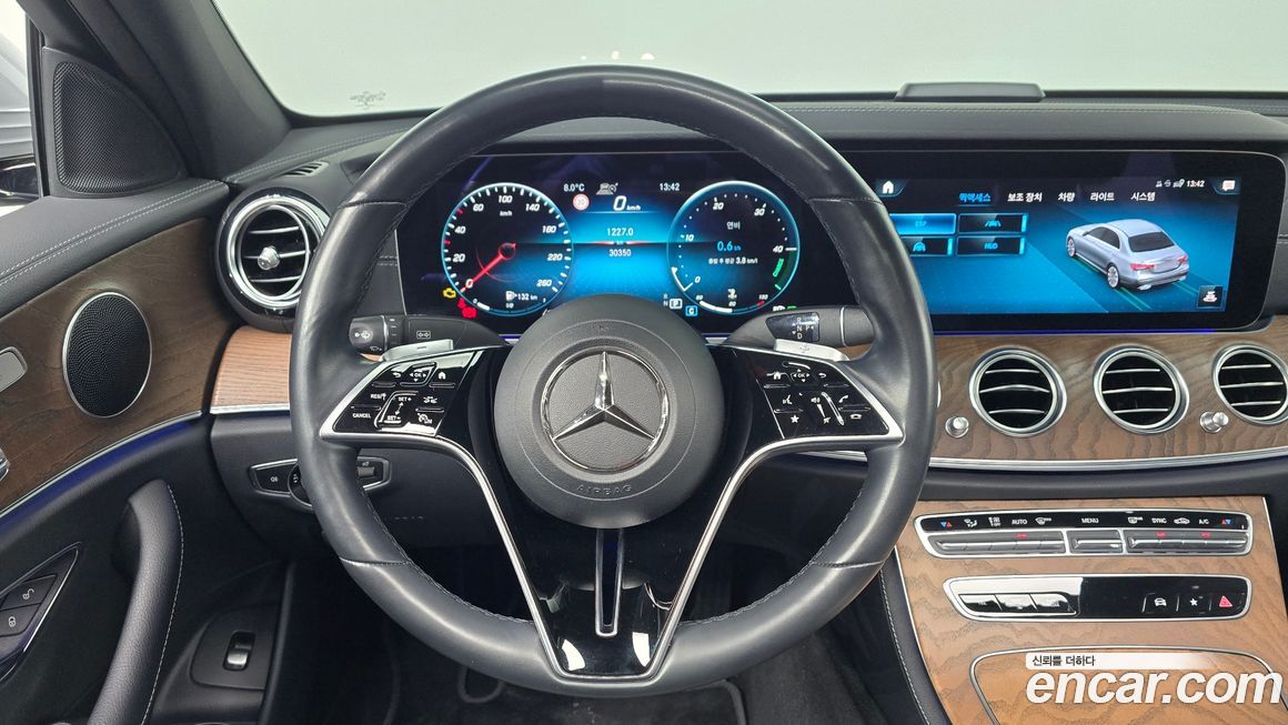 Mercedes-Benz E-Class 2021