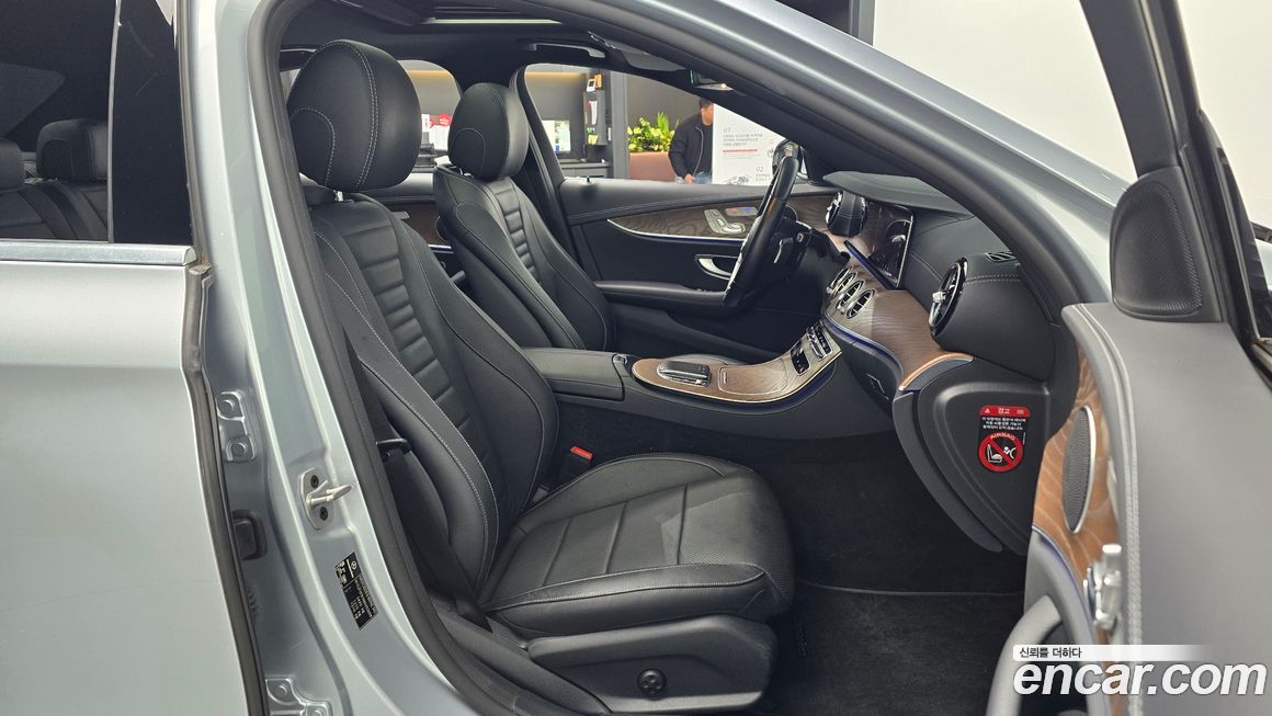 Mercedes-Benz E-Class 2021