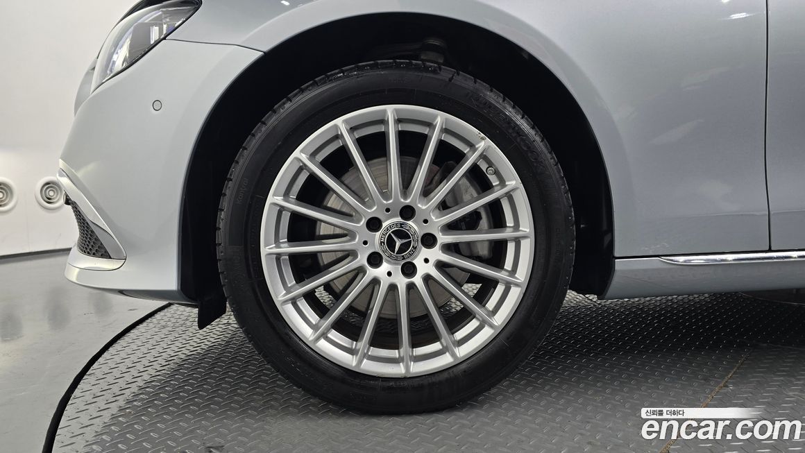 Mercedes-Benz E-Class 2021
