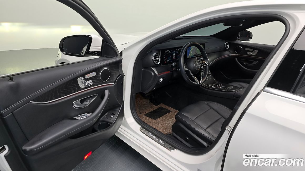 Mercedes-Benz E-Class 2023