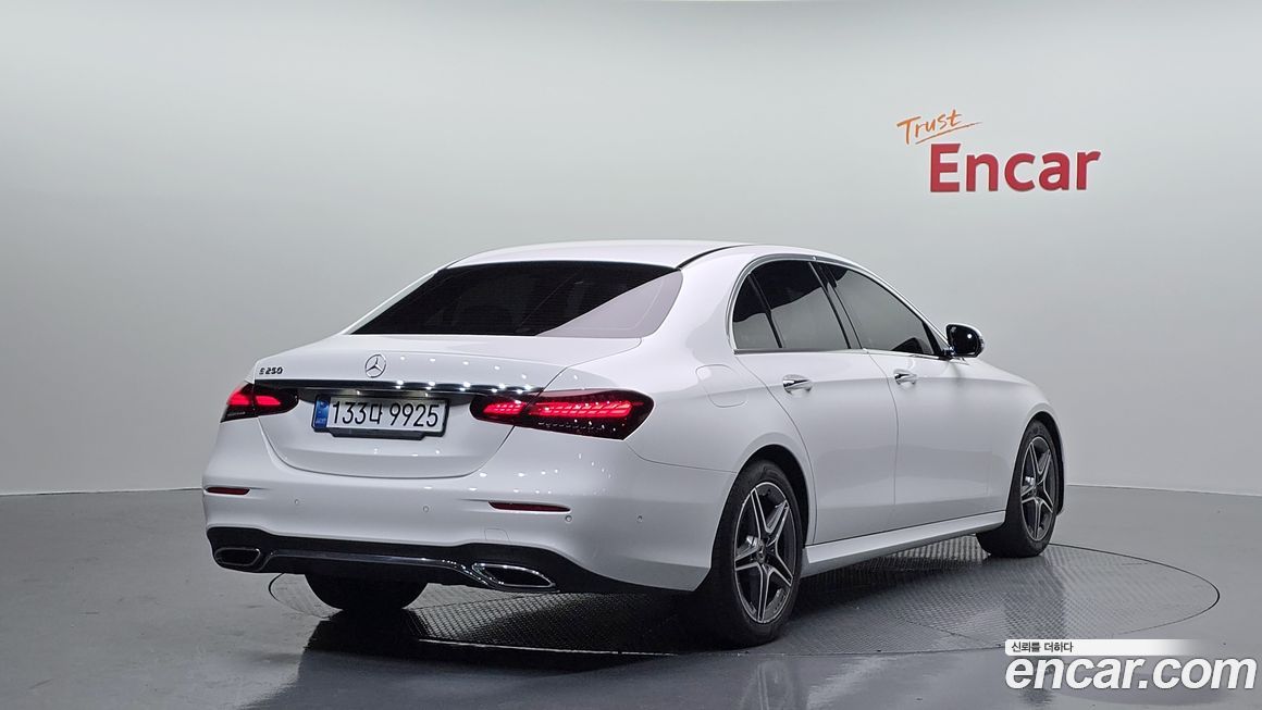 Mercedes-Benz E-Class 2023