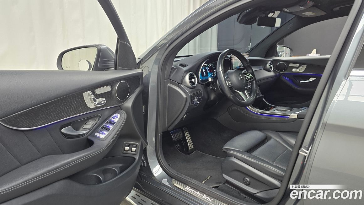 Mercedes-Benz GLC-Class 2021