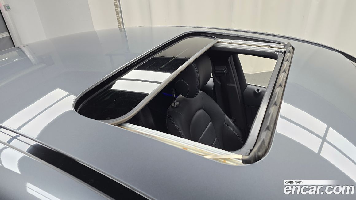 Mercedes-Benz GLC-Class 2021