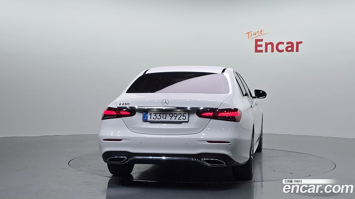 Mercedes-Benz E-Class 2023