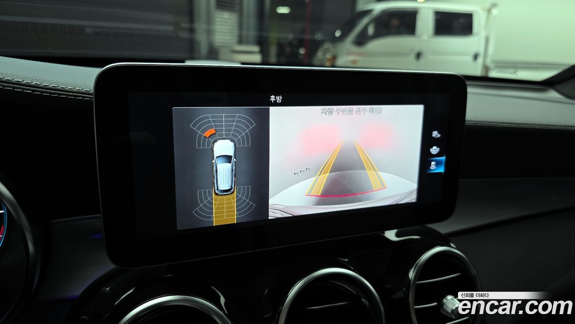 Mercedes-Benz GLC-Class 2021