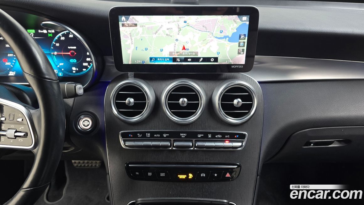 Mercedes-Benz GLC-Class 2021