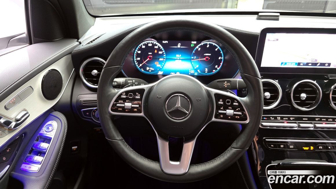 Mercedes-Benz GLC-Class 2021