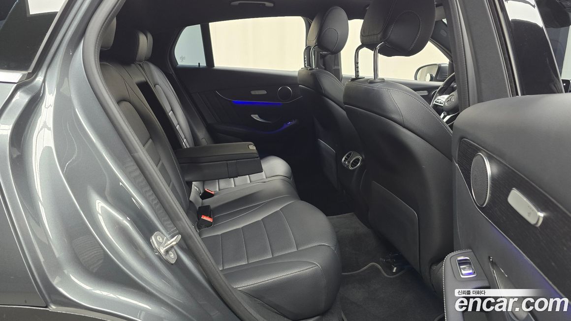 Mercedes-Benz GLC-Class 2021