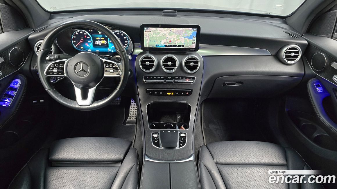 Mercedes-Benz GLC-Class 2021