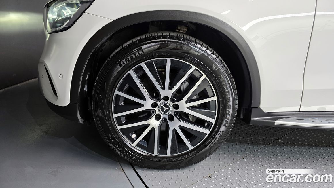 Mercedes-Benz GLC-Class 2021