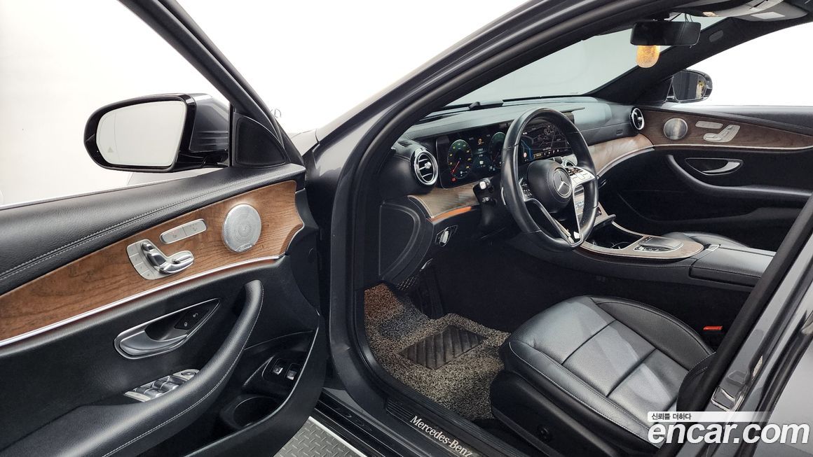 Mercedes-Benz E-Class 2021