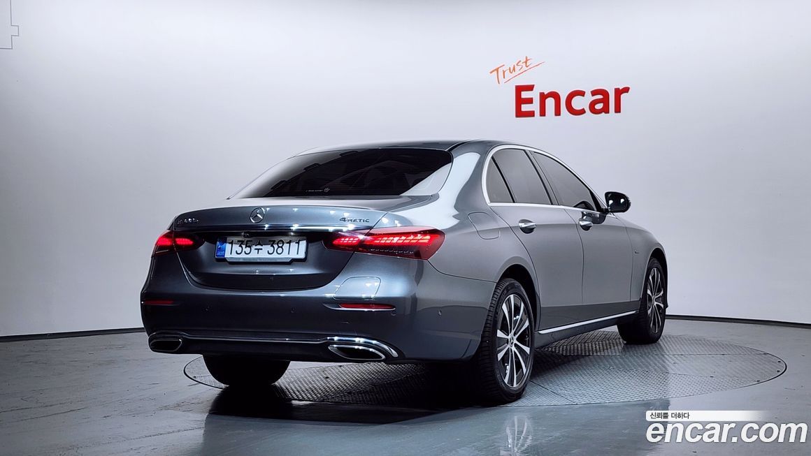 Mercedes-Benz E-Class 2021