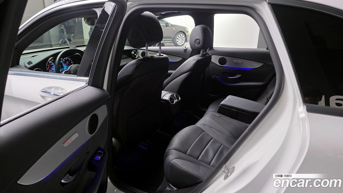 Mercedes-Benz GLC-Class 2021