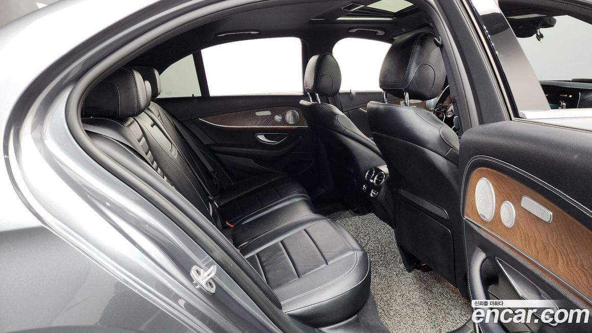 Mercedes-Benz E-Class 2021