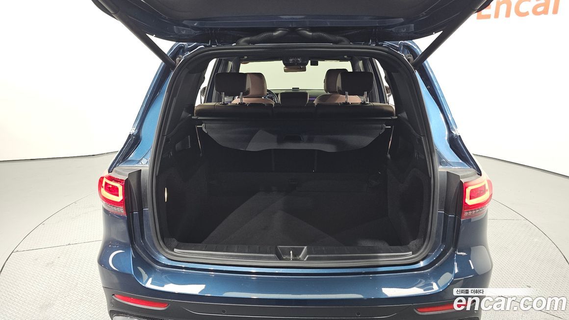 Mercedes-Benz GLB-Class 2023