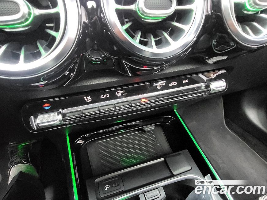 Mercedes-Benz GLB-Class 2021