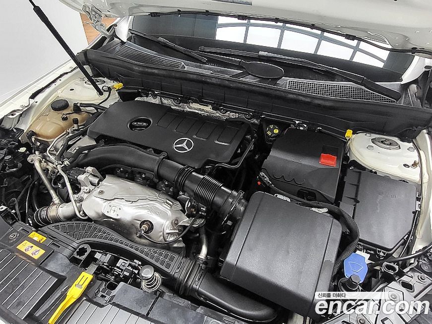 Mercedes-Benz GLB-Class 2021