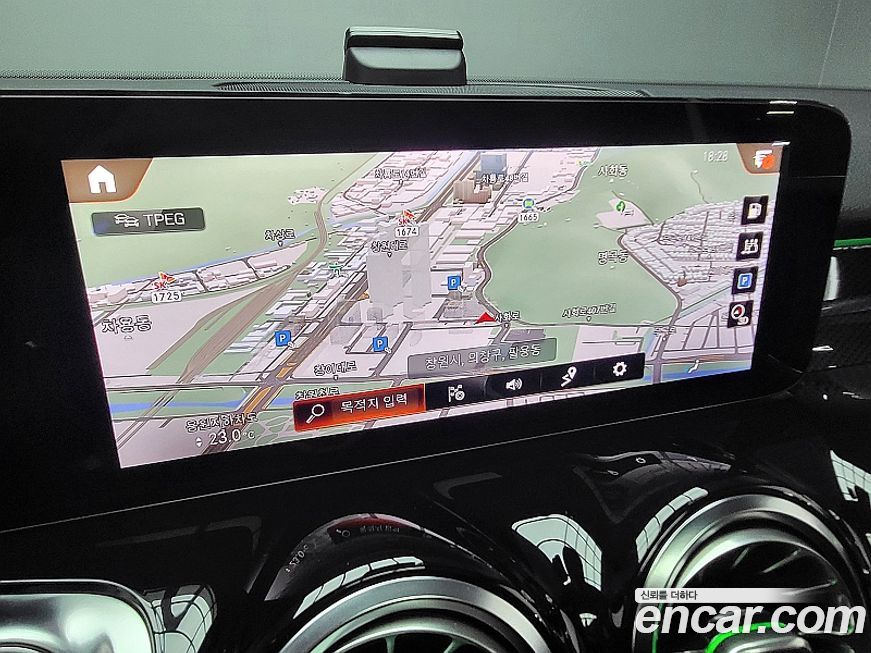 Mercedes-Benz GLB-Class 2021