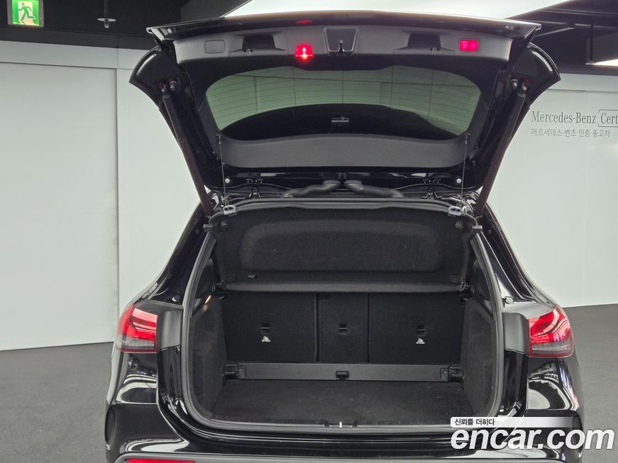 Mercedes-Benz GLA-Class 2021