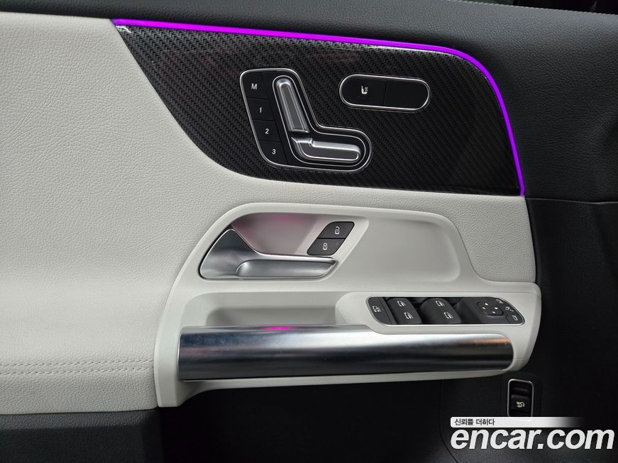 Mercedes-Benz GLA-Class 2021