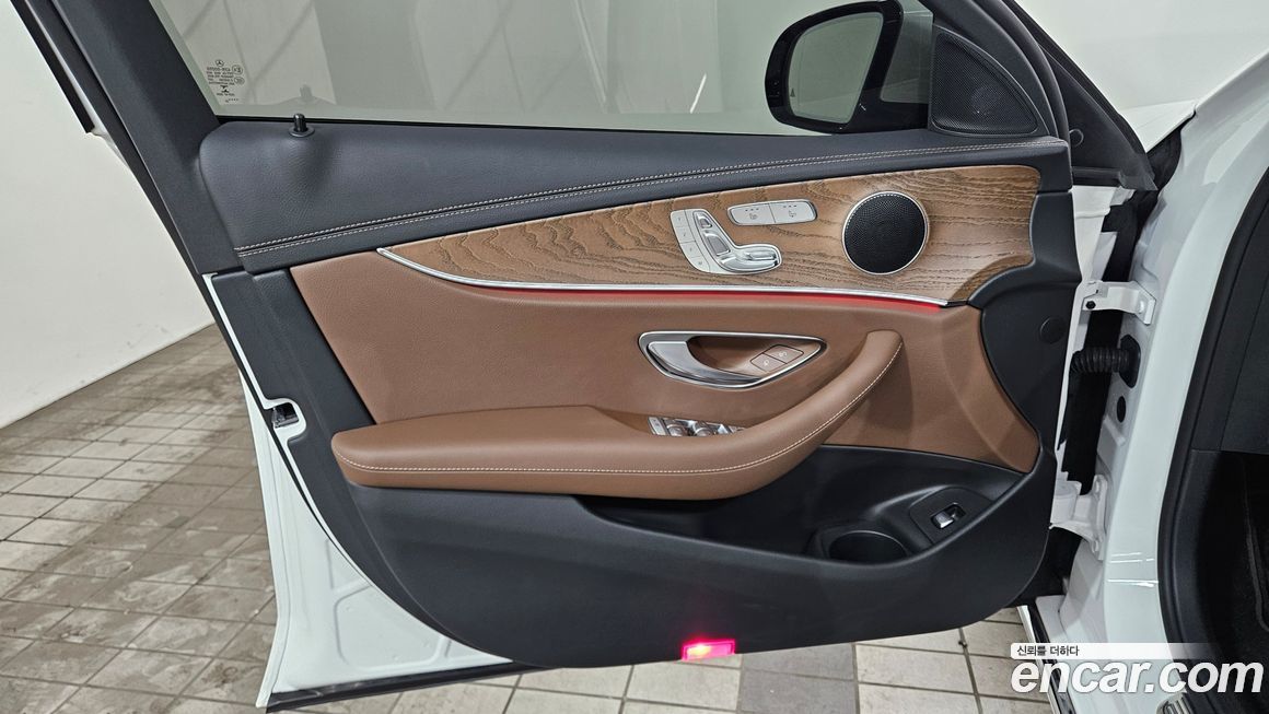 Mercedes-Benz E-Class 2022