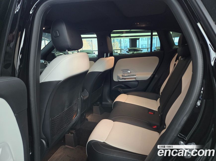 Mercedes-Benz GLA-Class 2021