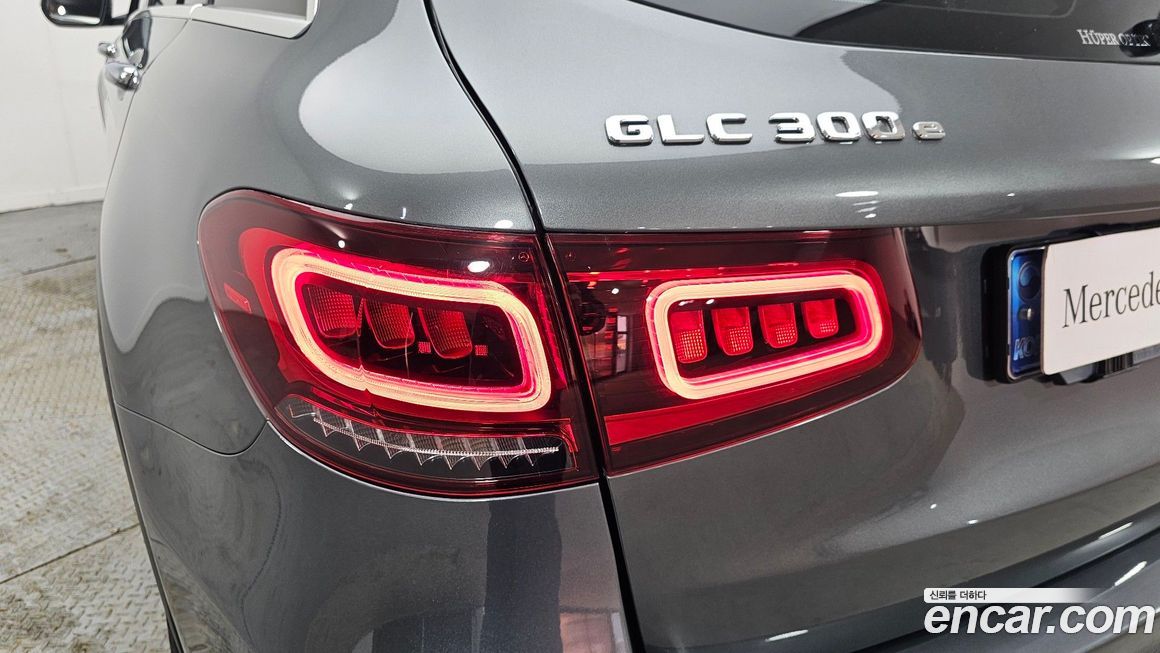 Mercedes-Benz GLC-Class 2021