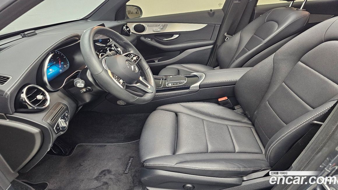 Mercedes-Benz GLC-Class 2021