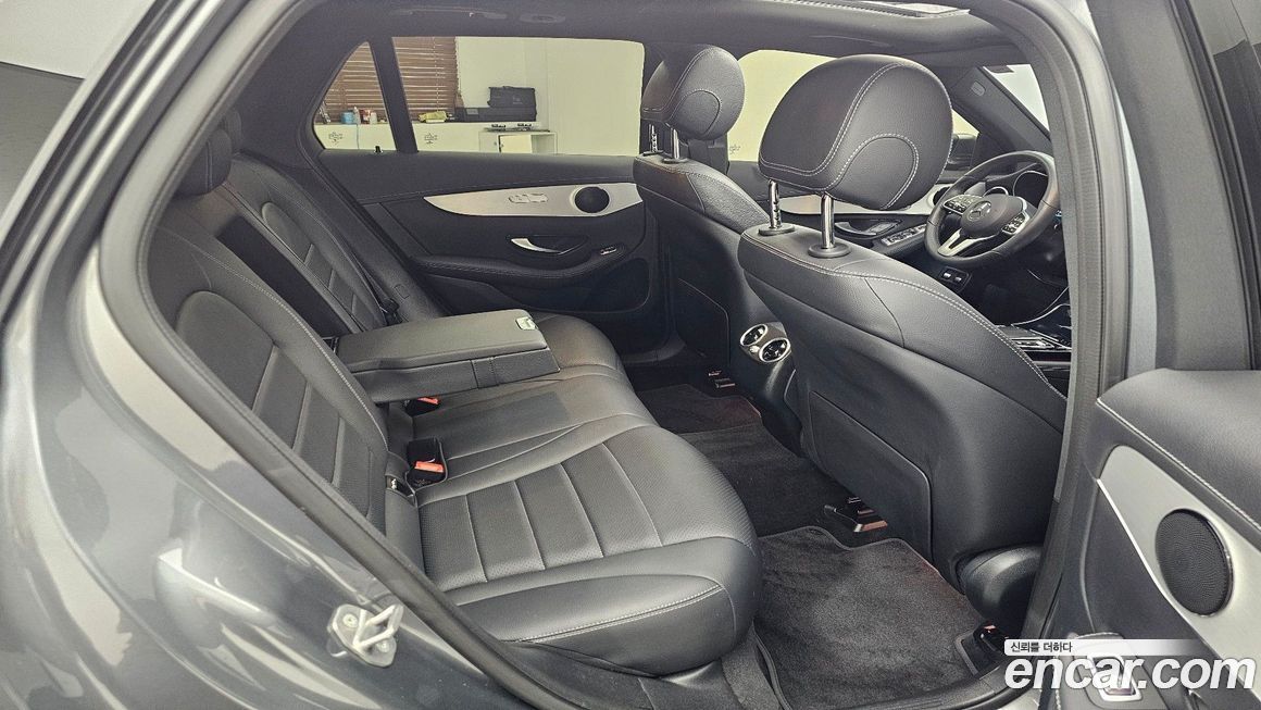 Mercedes-Benz GLC-Class 2021